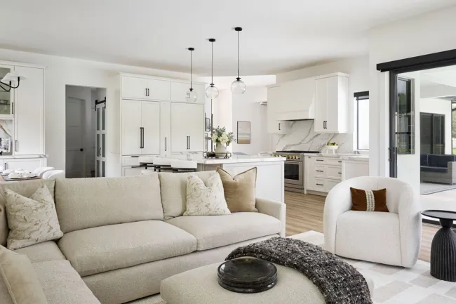 Open living area and kitchen sightlines