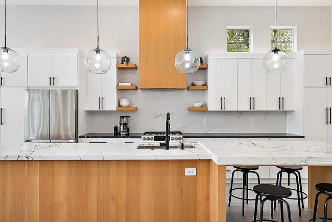 Kitchen work surfaces and pendant lighting
